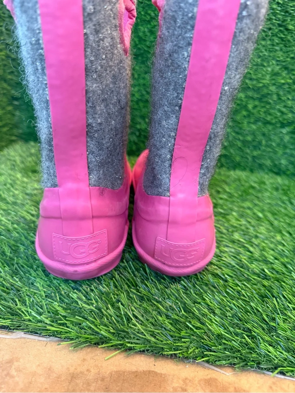 UGG youth Kids Pink grey wool Waterproof Pull-On Boots size 4Y